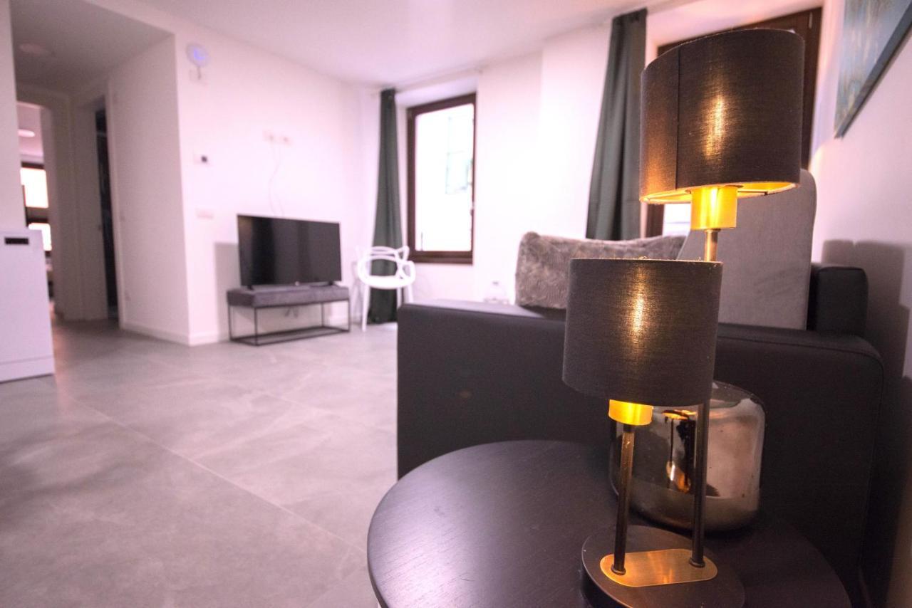 1dest - Location